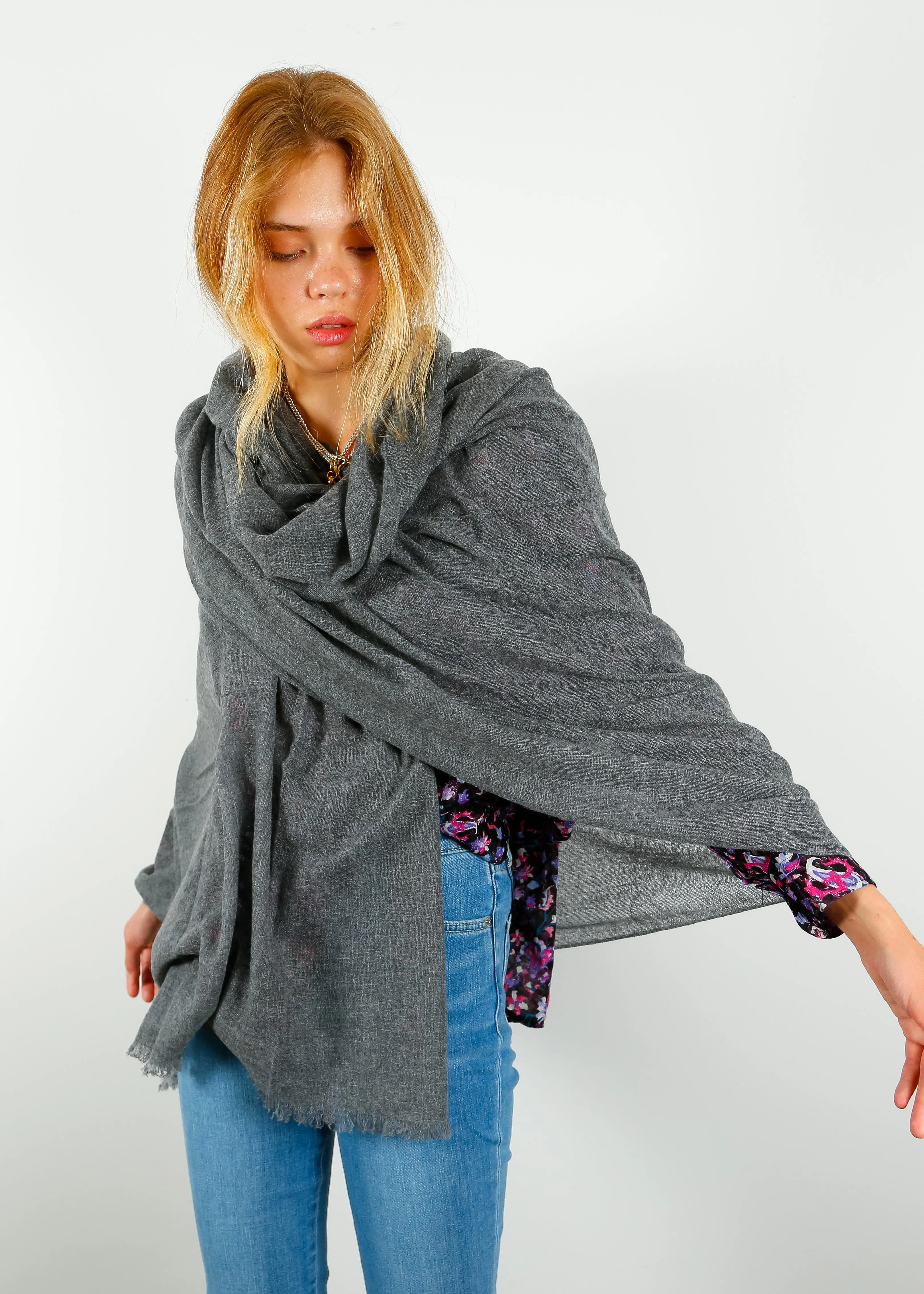 CALEIDO Cashmere Gauze Scarf in Steel Grey