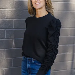 Elle Ruched Long Sleeve Tee in Black