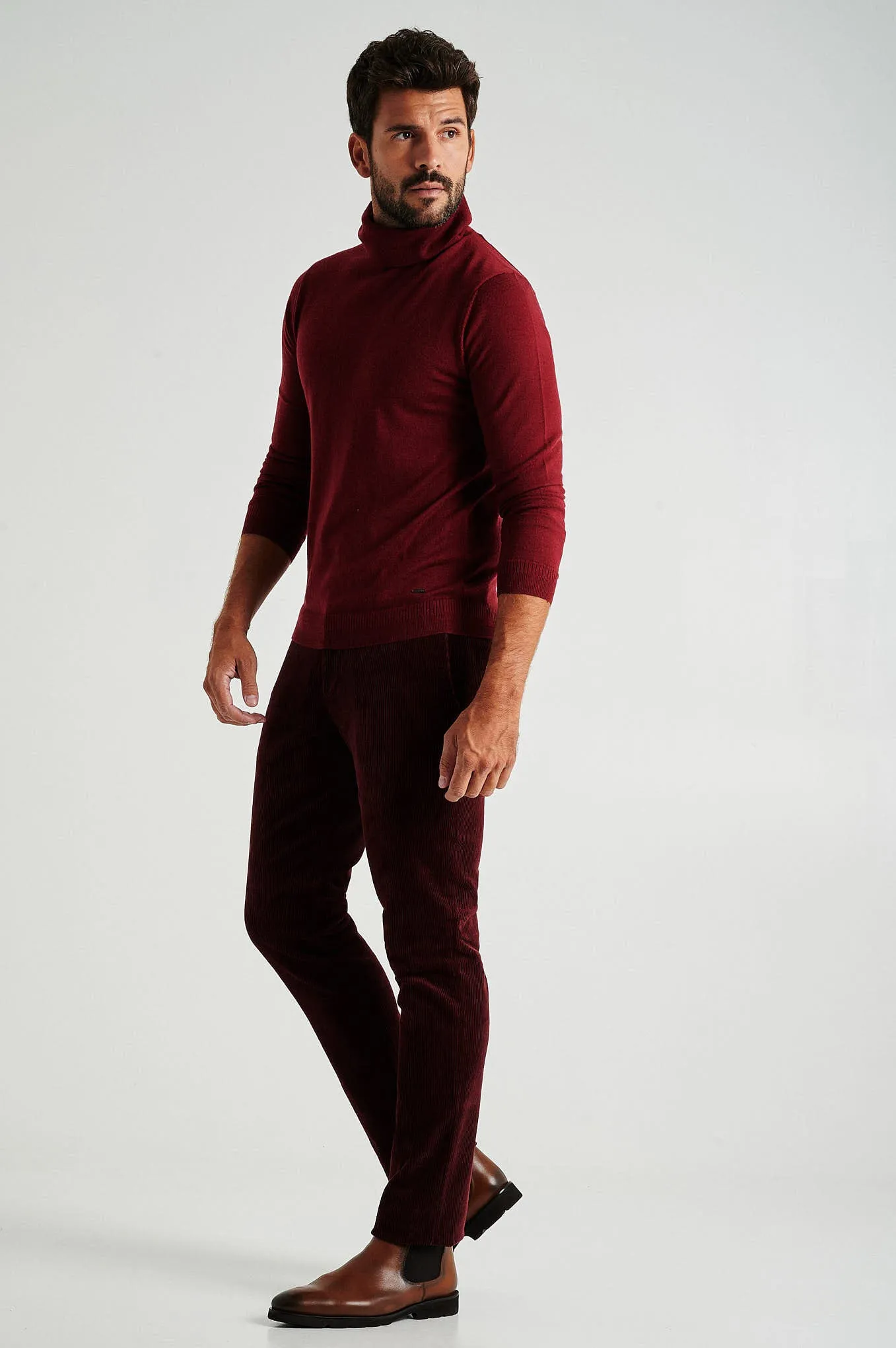 Slim fit corduroy chino